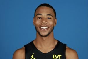 有动作了！名记：勇士和2023年落选秀侧翼金西达成一份合同