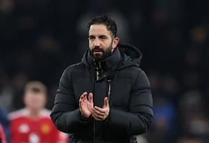 英媒：球员和阿莫林的家人受邀前往卡灵顿观看训练，参加曼联活动