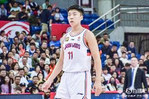 对快船砍12分！刘颜诚三场季前赛场均7.3分2篮板 三分合计10中6