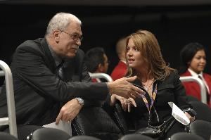 禅师:担任尼克斯总裁之后 迫于联盟的压力取消了珍妮的订婚