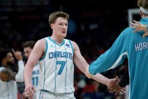 相当抢眼!克尼佩尔多项数据拔尖 预测新秀赛季有望投进273记三分