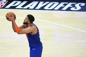 全面开花!尼克斯半场8人有得分进账 其中5人得分上双