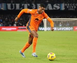 ESPN：邓弗里斯因轻微伤势缺席荷兰对阵波兰的比赛图片